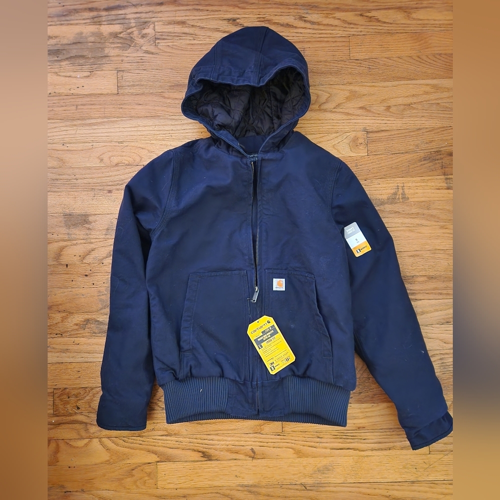Carhartt womens small (4-6) NWT jacket